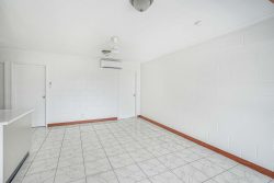 Unit 11/94-96 Birch St, Manunda QLD 4870, Australia