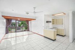 Unit 11/94-96 Birch St, Manunda QLD 4870, Australia