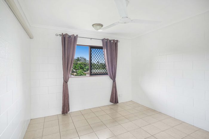 Unit 11/94-96 Birch St, Manunda QLD 4870, Australia