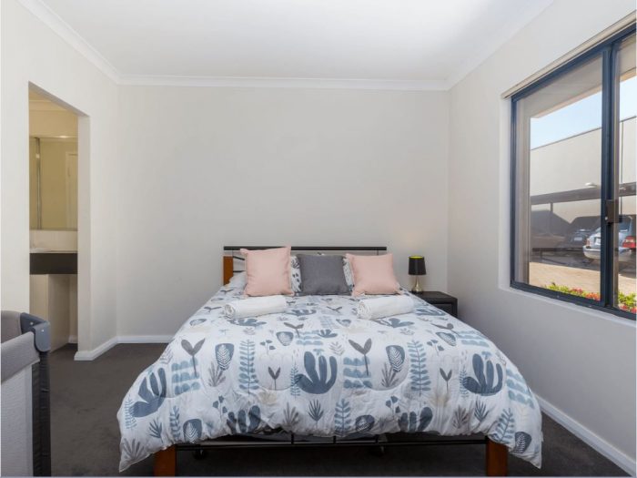 1/7 Brockman Rd, Midland WA 6056, Australia