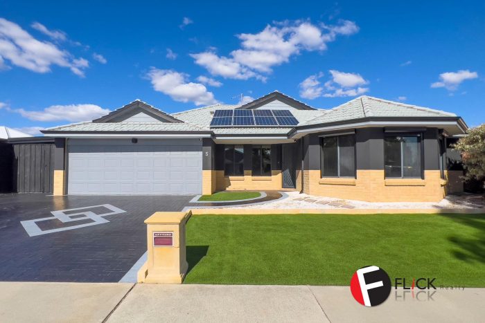 5 Louisa Grove, Ellenbrook WA 6069, Australia