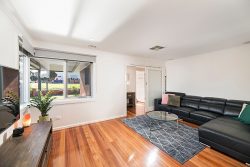 17 Norris Cres, Bundoora VIC 3083, Australia