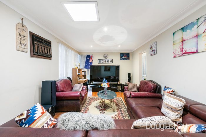 8 Newbury St, Deer Park VIC 3023, Australia