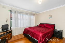 8 Newbury St, Deer Park VIC 3023, Australia