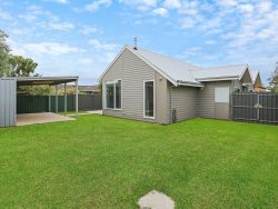 2/17 Osmonds Ln, Port Fairy VIC 3284, Australia