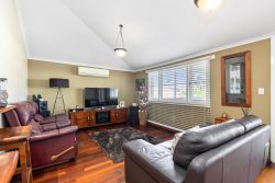 98 Kenny St, Bassendean WA 6054, Australia