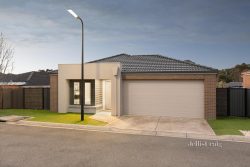 8 Rebellion Pl, Ballarat East VIC 3350, Australia