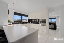 17 Rowena Ct, Devonport TAS 7310, Australia