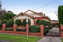 90 Woodland St, Strathmore VIC 3041, Australia