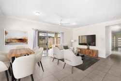 42 Feathertop Cct, Caloundra West QLD 4551, Australia