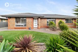 12 Blaxland Ave, Woodcroft SA 5162, Australia