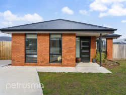 3 Ikram Ct, Old Beach TAS 7017, Australia