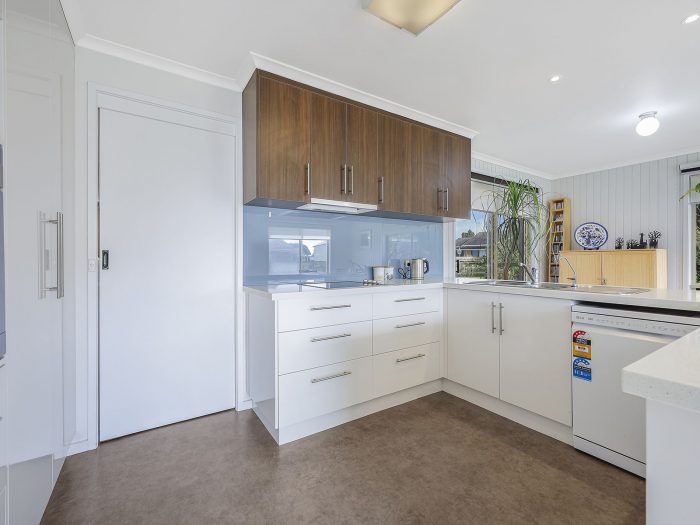 8 Belfast Cl, Port Fairy VIC 3284, Australia