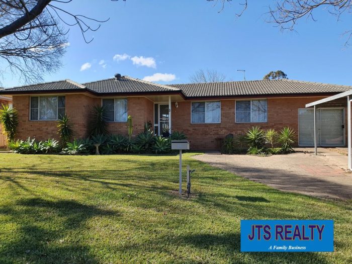 13 Claret Ave, Muswellbrook NSW 2333, Australia