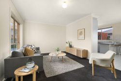 3/99 Essex St, Pascoe Vale VIC 3044, Australia