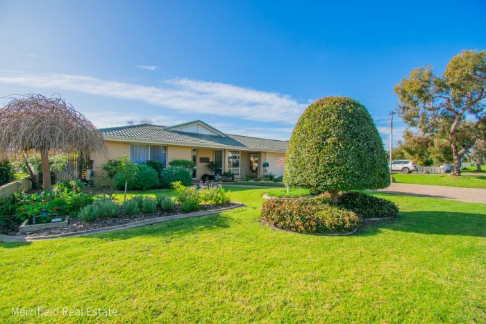 30 Flemington St, Orana WA 6330, Australia