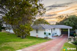 22 Scrivener Pl, Halls Head WA 6210, Australia