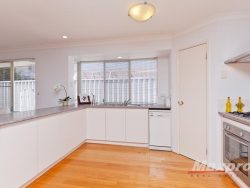 40 Bickley Cres, Manning WA 6152, Australia