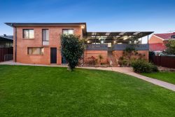 11 Barrenjoey Cl, Woodbine NSW 2560, Australia