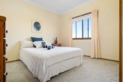 11 Barrenjoey Cl, Woodbine NSW 2560, Australia