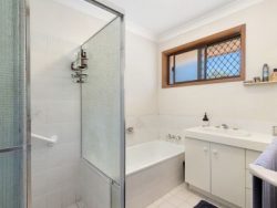 1/55 Treeview Dr, Burleigh Waters QLD 4220, Australia
