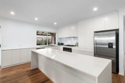 8 Viogner Pl, Waurn Ponds VIC 3216, Australia