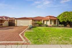 14 Formia Pl, Secret Harbour WA 6173, Australia