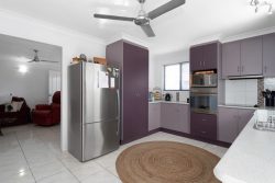 Unit 1/25 Lamb St, South Mackay QLD 4740, Australia