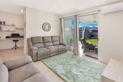 230 Paradise Cct, Maroochydore QLD 4558, Australia