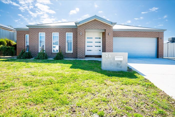 26 Cleeland Ct, West Wodonga VIC 3690, Australia