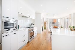 26 Cleeland Ct, West Wodonga VIC 3690, Australia