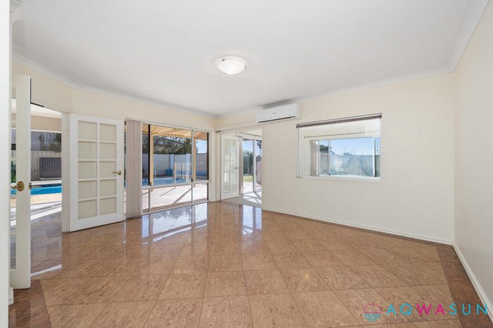 8 Horizon Cres, Singleton WA 6175, Australia