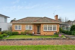 11 Queens Ln, Glen Osmond SA 5064, Australia