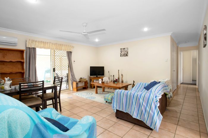 Unit 3/8 Steen St, South Mackay QLD 4740, Australia