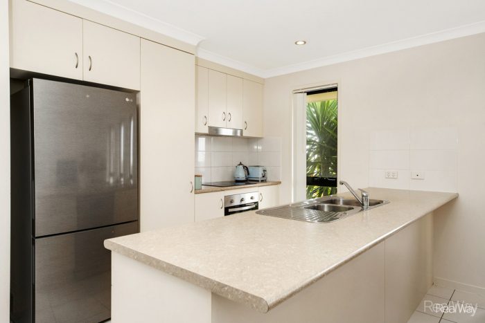 1 Falcon Crest, Zilzie QLD 4710, Australia