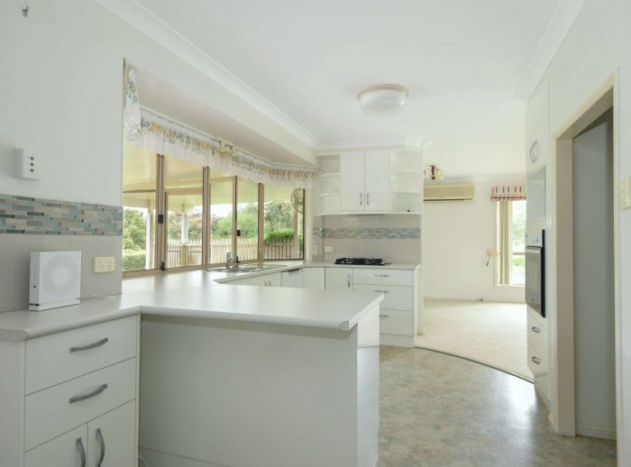 8 Melric Ct, Geham QLD 4352, Australia