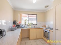 5/161 Sevenoaks St, Cannington WA 6107, Australia