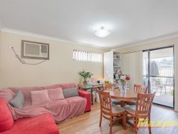 5/161 Sevenoaks St, Cannington WA 6107, Australia