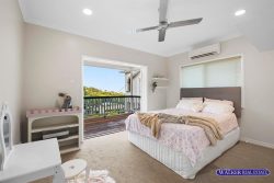 273 Toogood Rd, Bayview Heights QLD 4868, Australia