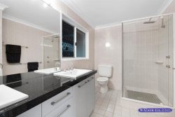 273 Toogood Rd, Bayview Heights QLD 4868, Australia