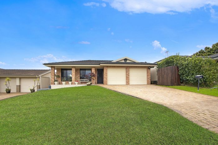 12 Yarra Pl, Wadalba NSW 2259, Australia