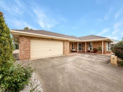 27 Hartigan St, Thurgoona NSW 2640, Australia