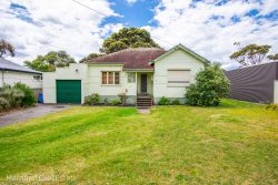 12 Hillman St, Spencer Park WA 6330, Australia