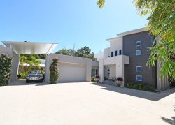 3 Aquabella Ct, Dundowran Beach QLD 4655, Australia