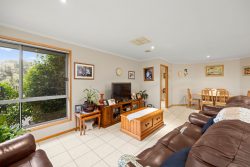 40 Mountain Way, Lavington NSW 2641, Australia