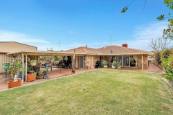 6 Peter St, Pinjarra WA 6208, Australia