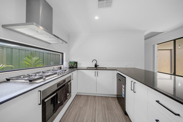 46 Cilantro Pkwy, Seville Grove WA 6112, Australia