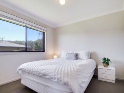 21 Binalong St, Dalmeny NSW 2546, Australia