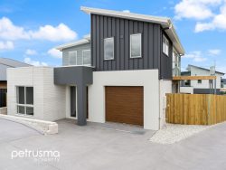 1 Fermoy Cres, Rokeby TAS 7019, Australia