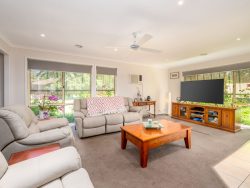 8 Ganaway Cres, Kialla VIC 3631, Australia